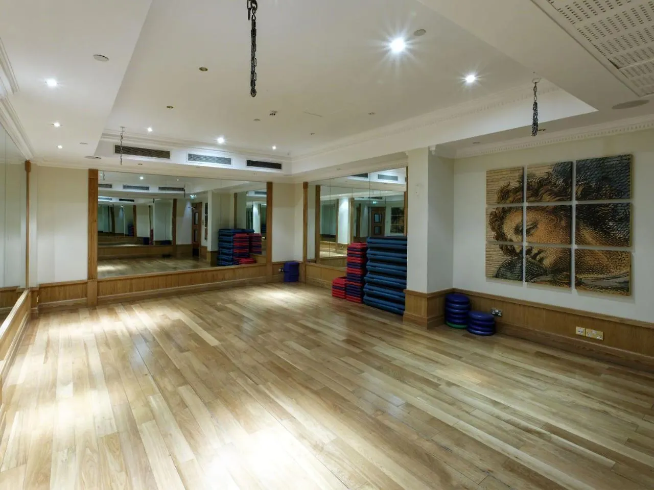 Leonardo Royal Hotel London City - Tower Of London 4*,